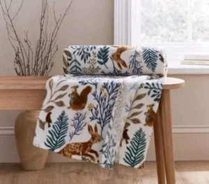 AUTUMN ANIMALS New Woodland Fleece Throw 130cm x 170cm Blanket - Picture 1 of 3