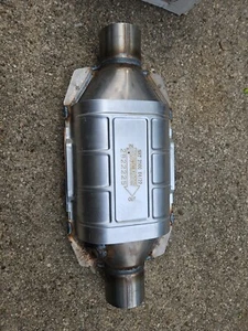 Flowmaster 2822225 282 Universal Catalytic Converter OBDII 2.5" In/Out 49-State - Picture 1 of 5