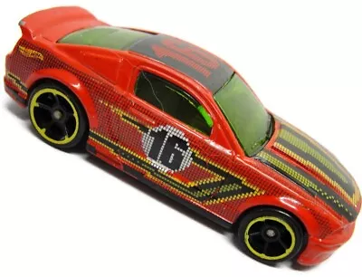 Ford Mustang 2007 rojo suelto sin equipamiento 2007 Malasia pintura única Hot Wheel Foto 1 de 4