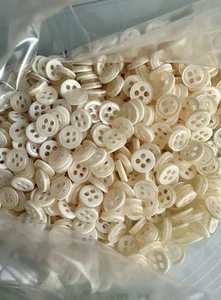 750+ VTG 5/16" or 8mm 4-HOLE SHIRT BUTTONS LOT in Off White / Ivory / Pearl - Picture 1 of 3