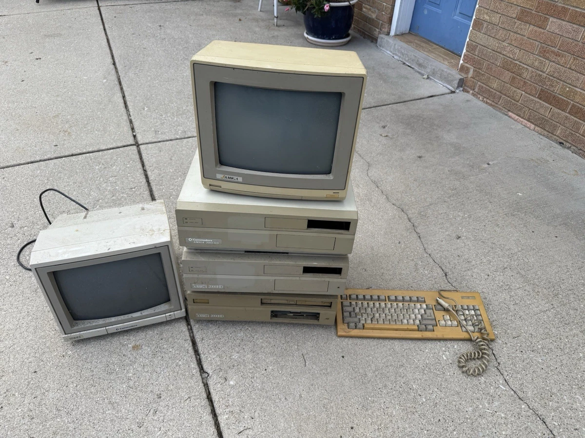 Amiga2000 コンピュータ　本体のみ Amiga2000 コンピュータ 本体のみ Amiga2000 コンピュータ 本体のみ