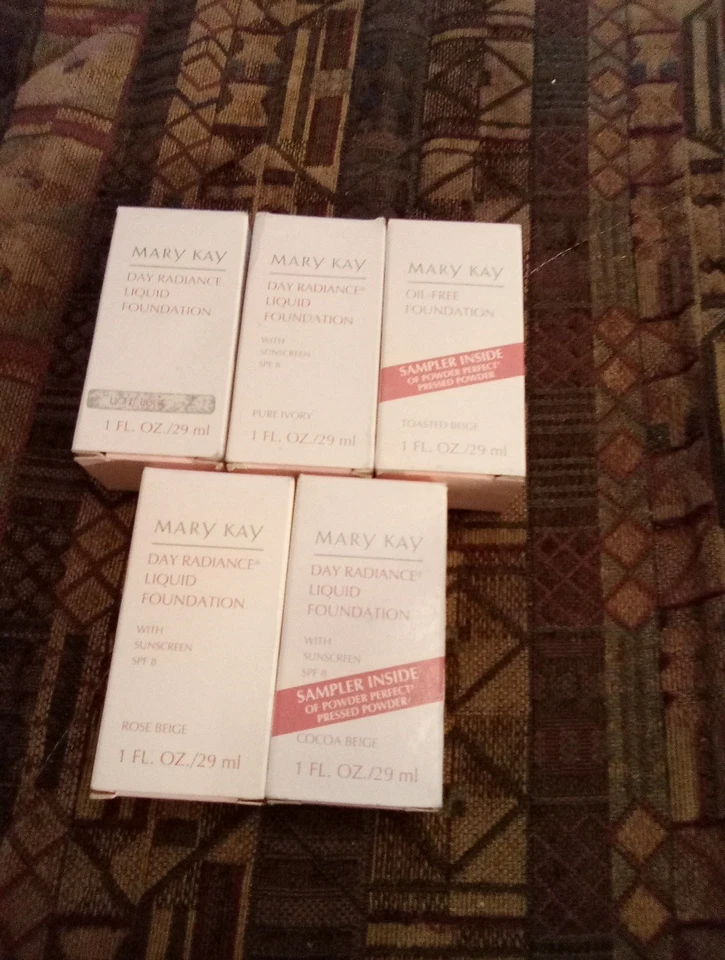 Mary Kay Day Radiance Liquid Foundation Lot Beige/Ivory NOS/New Old Stock NEW - Image 1 of 4