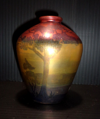 SUPER WELLER "LASA" DECORATED VASE, ALL SIDES, PALM TREES, 4 1/2" TALL...>