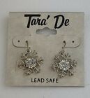 Tara&#39; De Jewelry 1 Pair Of Winter Snowflake~Holiday Earrings Clear Sone Center