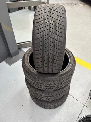 4 gomme usate Invernali 225 40 18 92V Tyfoon Euro Snow  2  Dot 2020 - Immagine 1 di 4