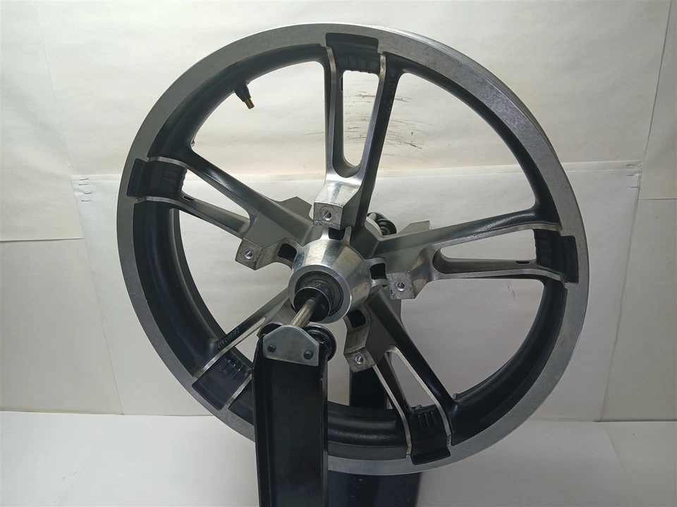 Harley-Davidson Street Glide 2015 rueda delantera Enforcer 19x3,5 43300027 Foto 1 de 4