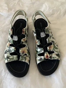 Sandalo donna Ecco Soft 5 toggle nuovo con scatola bianco/stampa fiori slingback taglia 10 USA - Foto 1 di 10