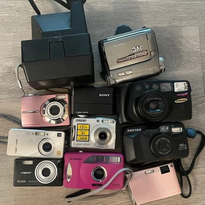 Lote de cámaras digitales y fotográficas PARA REPUESTOS/REPARACIÓN - Kodak, Sony, Nikon, etc. Foto 1 de 3