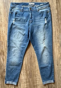 Royalty WannaBettaButt Distressed Blue Cropped Jeans SHAPING Women's Size 14 - Picture 1 of 4