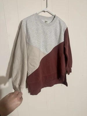 GreenTea Colorblock Medium Women’s Sweatshirt, Grey Tan Maroon - Image 1 of 4