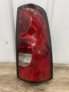 2003-2006 Chevy Silverado 1500 2500 3500 Right Side Tail Light OEM 16530965 - Picture 1 of 7