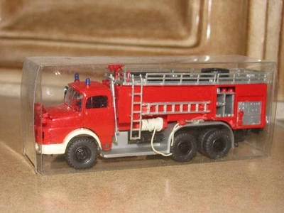 Preiser Art.Nr. 2626, Feuerwehr, Flugplatztanklöschfahrzeug FTLF 8000 - Bild 1 von 3