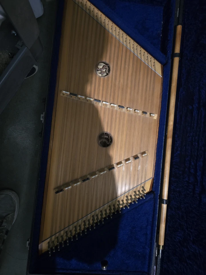 Dulcimer martillado Foto 1 de 4
