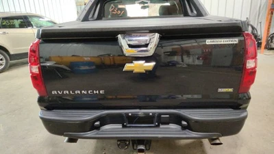 Tampa traseira da tampa traseira Chevrolet Avalanche 07-13 (preta 8555) - Imagem 1 de 3