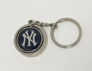 New York Yankees / MLB Vintage Spinner Keychain (3 Dimensional) Rotating - Rare - Picture 1 of 4