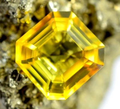 22 Ct Natural Ceylon Yellow Sapphire Asscher Cut GIE Certified Loose Gemstone - Image 1 of 4