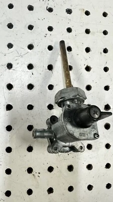 Honda VT750 2005 Shadow Aero Pet Cock Petcock Foto 1 de 4