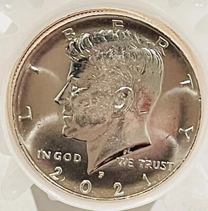 2021-P KENNEDY HALF DOLLAR (ONE) FROM MINT BAG BU UNCIRCULATED UNGRADED - Picture 1 of 1