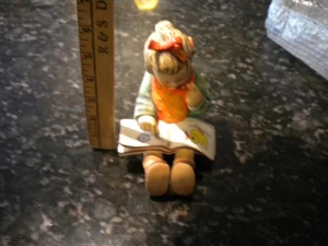 Girl Bookworm, Goebel Hummel 6 1/2 vintage perfect - Picture 1 of 3