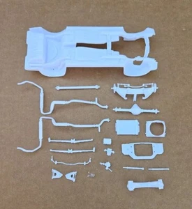 Revell 1/25 1969 CHEVREOLET CAMARO Z/28 RS CHASSIS AND RELATED PARTS - Picture 1 of 3