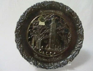 FENTON GLASS CARNIVAL PLATE 1975 CHRISTMAS IN AMERICA #6 RICHMOND VIRGINA - Picture 1 of 3