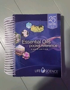 Essential Oils Pocket Reference 8th Edition by Life Science Publishing - Foto 1 di 2