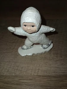 Christmas Village Figure - Picture 1 of 2