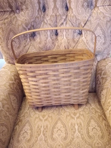 LARGE LONGABERGER BASKET. FOOTED. SWING HANDLE. 1983 Cover