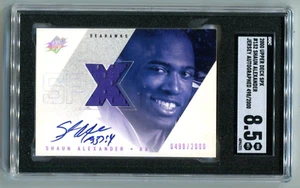 Maglia radiocomandata 2000 UD SPX Shaun Alexander AUTO 498/2000 SGC 8,5 NM-MT+ - Foto 1 di 2