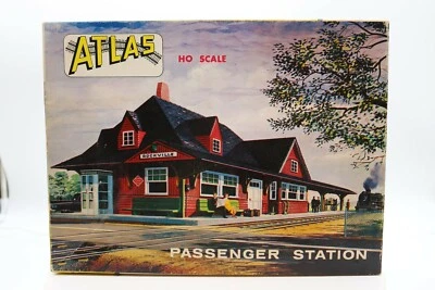 Vintage ATLAS HO Scale Passenger Station Kit 706-198 Train Accessory NEW IN BOX - Image 1 of 4