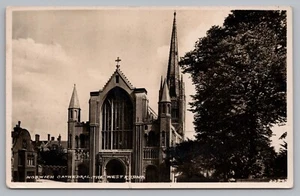 Postcard Norwich Cathedral West Front Entrance Church of England United Kingdom - Picture 1 of 2