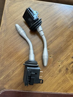 Steli tergicristallo indicatore in lega Lotus Elise S1 - Immagine 1 di 4