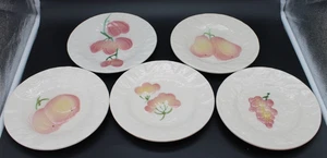 5 platos de ensalada de frutas en relieve franceses St Clement Luneville de colección pintados a mano - Imagen 1 de 12