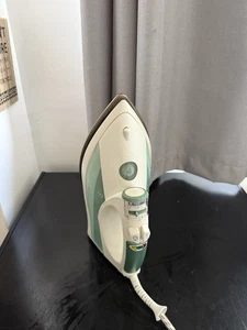 Rowenta Model DX 9301 Steam Iron - Picture 1 of 7