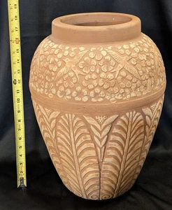 Vintage RRP Co Roseville Ohio Brown Brush Ware Large Vase Palm Leaf Robinson - Picture 1 of 8