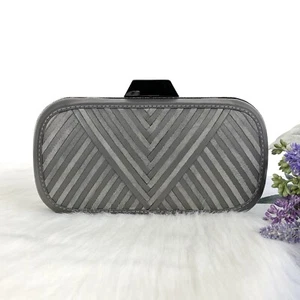 Lili Radu "V" Leder Shell Clutch grau - Bild 1 von 7