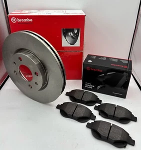 KIT DISCHI E PASTIGLIE PATTINI FRENO ANTERIORI BREMBO FIAT 500L 1.3 MJT MULTIJET - Foto 1 di 3