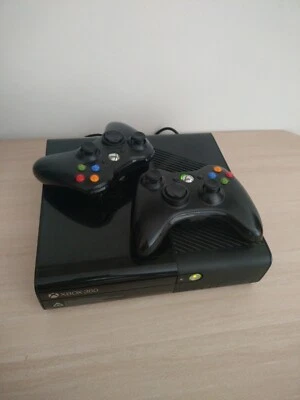 Microsoft Xbox 360 500GB Console - Nera - Immagine 1 di 4