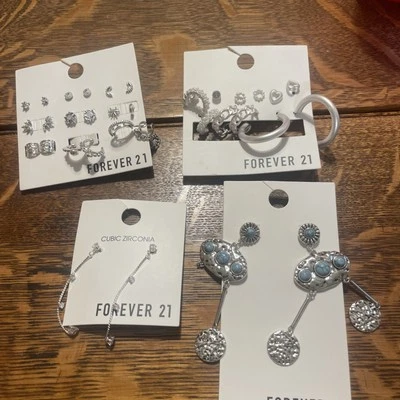 Lote de 4 brincos de prata Forever 21 novos com etiquetas - Imagem 1 de 4