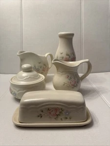 Lote de jarra de gres/plato de mantequilla/crema/azúcar cubierta Pfaltzgraff Tea Rose - Imagen 1 de 13