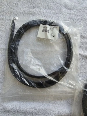 Bosch Dishwasher Door Seal 00494772 - Image 1 of 2