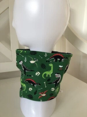 ANGIWITHLOVE Kinder Loop Schal NEU Dinosaurier Dinos grün