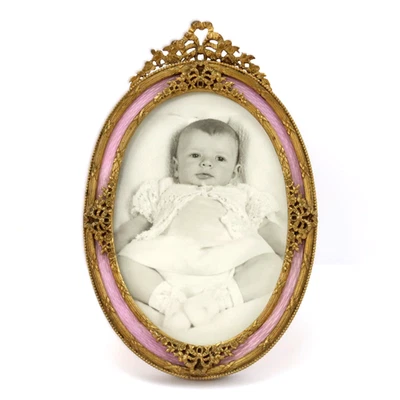 Антикварная французская позолоченная бронзовая фоторамка с розовой гильошевой эмалью - Изображение 1 из 4