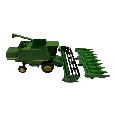 ERTL 9510 Vintage John Deere Combine With Cornhead Attachment Scale 1:32 - Image 1 of 4