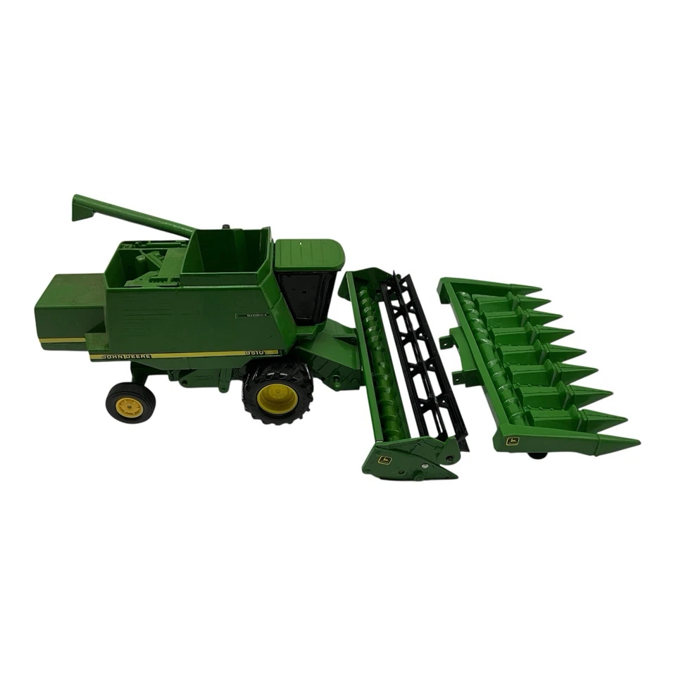 ERTL 9510 Vintage John Deere Combine With Cornhead Attachment Scale 1:32 - Image 1 of 4