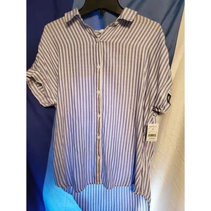 Women's Size XS Short Sleeve Button-Down brand new - Picture 1 of 4