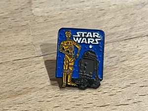 a  PINS PIN CINEMA FILM STAR WARS R2D2  VINTAGE - Picture 1 of 1