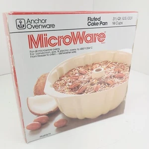 NEW Anchor Ovenware 3 1/2 qt. Fluted Cake Pan MicroWare Microwave & Oven Vintage - Picture 1 of 4