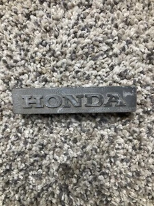 Honda Atc Big Red 250es Dash Emblem 250 Es Plug Cover 1985 1986 85 86 87 1987 88 - Picture 1 of 4