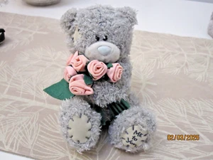 Me To You Tatty Teddy Blue nose holding a bouquet of pink roses - Picture 1 of 3